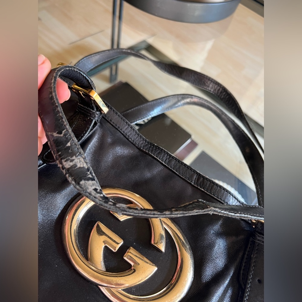 Authentic Gucci purse color, black with gold hardware - Picture 5 of 12
